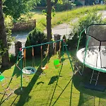 Przy Wyciagu Z Jacuzzi Lägenhet